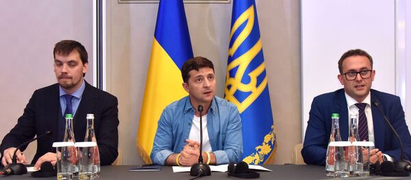 Президент Украины В. Зеленский и Алексей Гончарук - Sputnik Армения