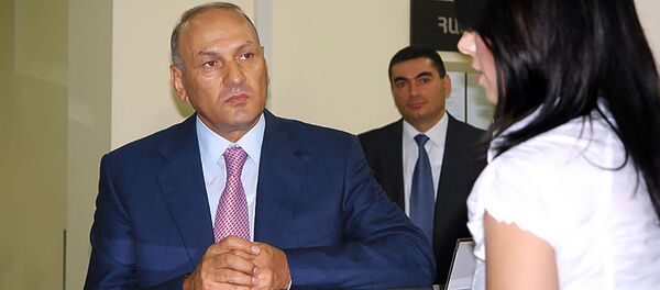 Председатель КГД Гагик Хачатрян во время сдачи в эксплуатацию нового зала обслуживания (2 августа 2012). Еревaн - Sputnik Արմենիա