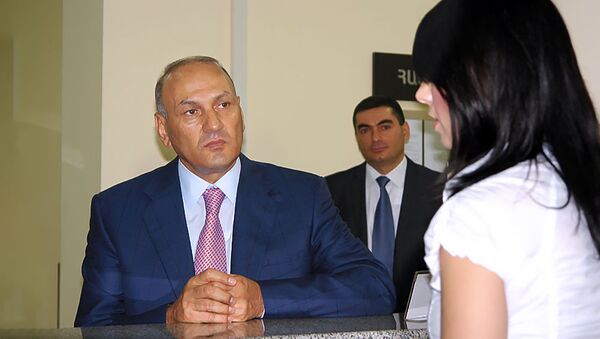 Председатель КГД Гагик Хачатрян во время сдачи в эксплуатацию нового зала обслуживания (2 августа 2012). Еревaн - Sputnik Армения