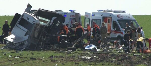 СПУТНИК_Кадры с места взрыва на пути военного конвоя в турецкой провинции Диярбакыр СПУТНИК_Кадры с места взрыва на пути военного конвоя в турецкой провинции Диярбакыр - Sputnik Армения