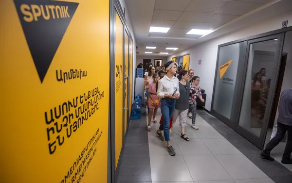 Участники проекта SputnikPro в агентстве Sputnik Армения (28 августа 2019). Еревaн Участники проекта SputnikPro в агентстве Sputnik Армения (28 августа 2019). Еревaн - Sputnik Армения