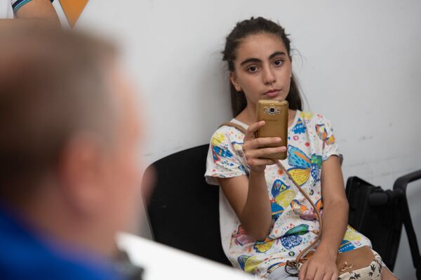 Тяжела не шапка Мономаха, а каска журналиста: как Писаренко вдохновил юных гостей - Sputnik Армения