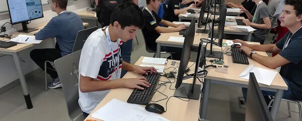 Армянские школьники на 3-й Международной олимпиаде по информатике (август 2019). Марибор, Словения - Sputnik Армения