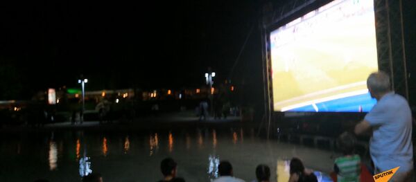 Գոռ Մարգարյանը Արարատ-Արմենիայի երկրպագուների հետ - Sputnik Արմենիա