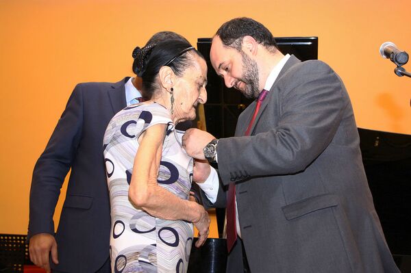 Умру с мелом в руке: в Армении 100-летний педагог рассекретила эликсир молодости - Sputnik Армения