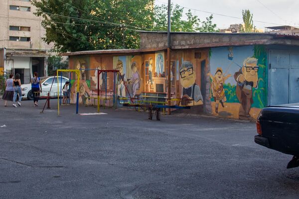 Нет, детка, красят: стрит-арт стал новым трендом Еревана Нет, детка, красят: стрит-арт стал новым трендом Еревана - Sputnik Армения