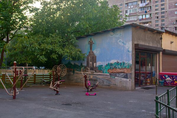 Нет, детка, красят: стрит-арт стал новым трендом Еревана Нет, детка, красят: стрит-арт стал новым трендом Еревана - Sputnik Армения