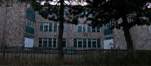 Здание школы села Навур Тавушской области Здание школы села Навур Тавушской области - Sputnik Արմենիա