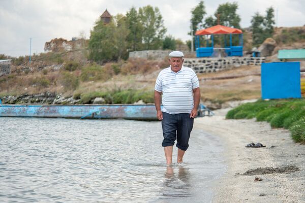 60–ամյա տղամարդը «ճղել է» Սևանը. հաջորդը Վանա՞ լիճն է. տեսանյութ 60–ամյա տղամարդը «ճղել է» Սևանը. հաջորդը Վանա՞ լիճն է. տեսանյութ - Sputnik Արմենիա