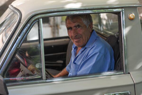 Մակնիշը՝ HOME-MADE, կամ ինչպես Ջրվեժում մաթեմատիկայի ուսուցիչը «մուտանտ» մեքենա ստեղծեց - Sputnik Արմենիա