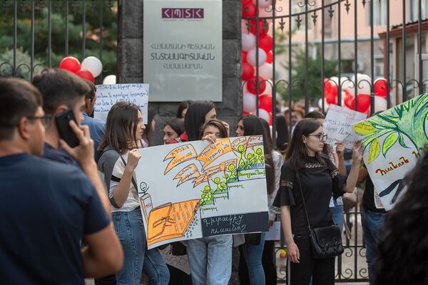 «Մենք ոչ թե անձերի դեմ ենք, այլ ուսման կողմնակից». ՀՊՏՀ–ի ուսանողները դասադուլ են անում - Sputnik Արմենիա