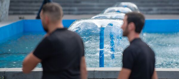 Фонтаны перед Ереванским государственным университетом - Sputnik Армения