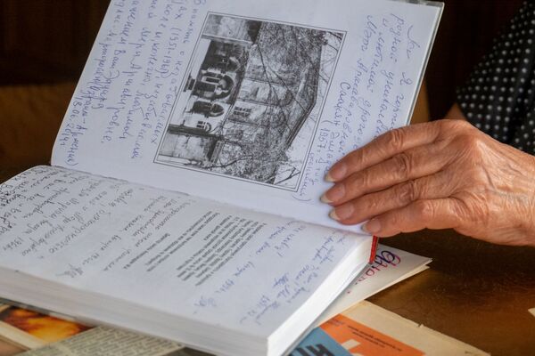 Я тоже чеховец: Мери Александрян часто снится школа, которой она руководила долгие годы Я тоже чеховец: Мери Александрян часто снится школа, которой она руководила долгие годы - Sputnik Армения