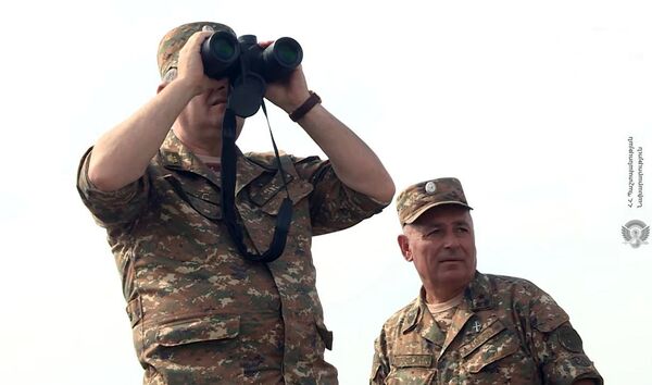 Глава Генштаба ВС Армении побывал на границе с Азербайджаном - Sputnik Армения