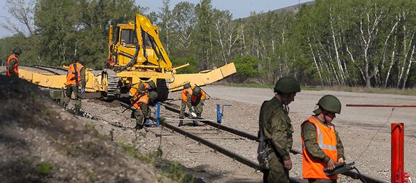 Наведение наплавного железнодорожного моста - Sputnik Արմենիա