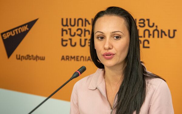Сусанна Сафарян на пресс-конференции в преддверии 6-й ежегодной церемонии награждения Армения туристическая – 2019 (4 сентября 2019). Еревaн - Sputnik Армения