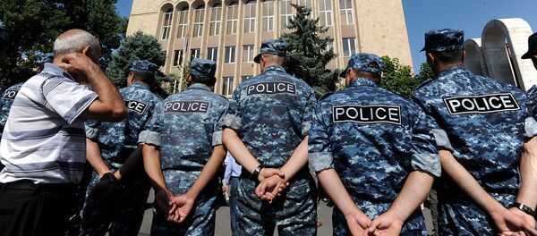 Полицейские у здания Конституционного суда (4 сентября 2019). Еревaн - Sputnik Армения