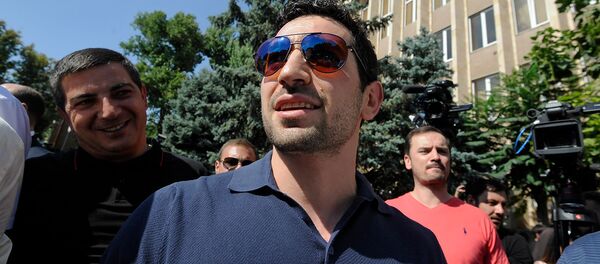 Левон Кочарян у здания Конституционного суда (4 сентября 2019). Еревaн - Sputnik Արմենիա