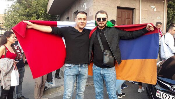 Болельщики Италии и Армении перед игрой - Sputnik Армения