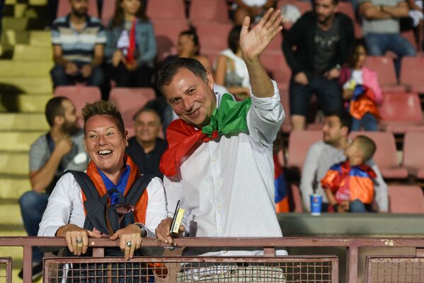 Болельщики сборной Италии по футболу перед началом матча против сборной Армении - Sputnik Армения