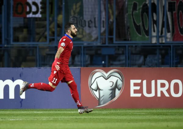 Игрок сборной Армении Тигран Барсегян радуется забитому голу в ворота сборной Италии. - Sputnik Армения