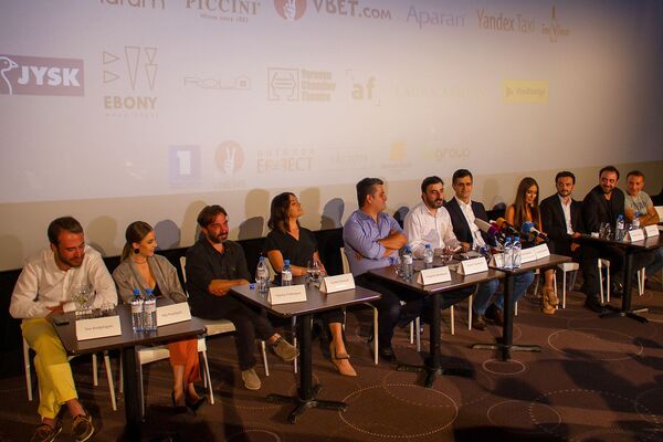 Իսկ դու ի՞նչ ես թաքցնում քո հեռախոսում․ «Անհայտ բաժանորդ» ֆիլմը մեծ էկրաններին է Իսկ դու ի՞նչ ես թաքցնում քո հեռախոսում․ «Անհայտ բաժանորդ» ֆիլմը մեծ էկրաններին է - Sputnik Արմենիա