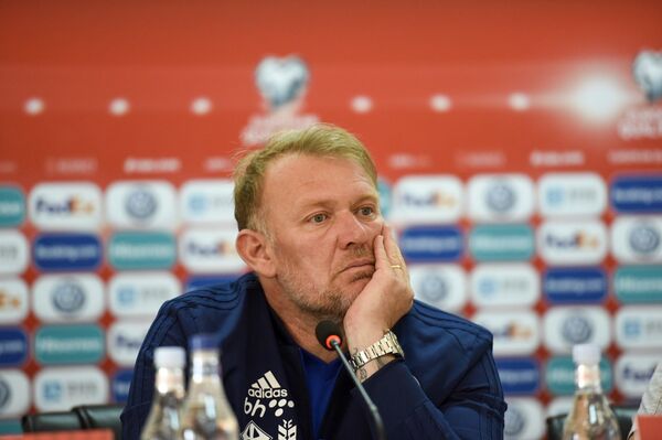 Надеюсь, Мхитарян сыграет чуть слабее, чем обычно - капитан сборной Боснии и Герцеговины Надеюсь, Мхитарян сыграет чуть слабее, чем обычно - капитан сборной Боснии и Герцеговины - Sputnik Армения