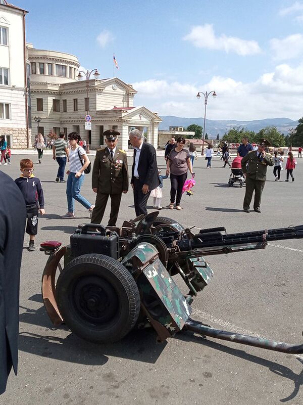 В Армении начнут производить новое оружие для армии — разработки показали в Степанакерте - Sputnik Армения