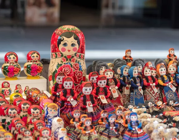 Гранаты и дудуки с матрешками и кокошниками: в Ереване отпраздновали День Москвы Гранаты и дудуки с матрешками и кокошниками: в Ереване отпраздновали День Москвы - Sputnik Армения