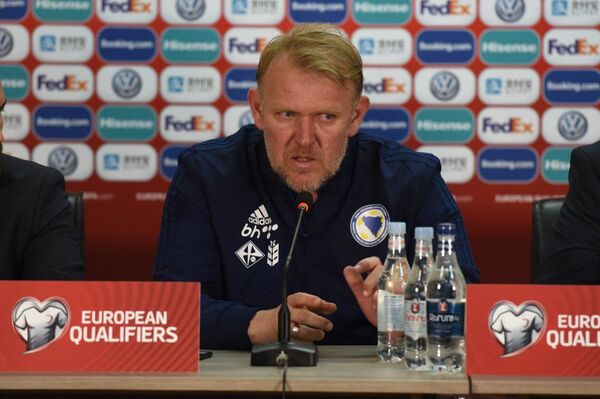 Матч в Ереване оставил в борьбе Армению и почти лишил шансов Боснию — оценки тренеров - Sputnik Армения