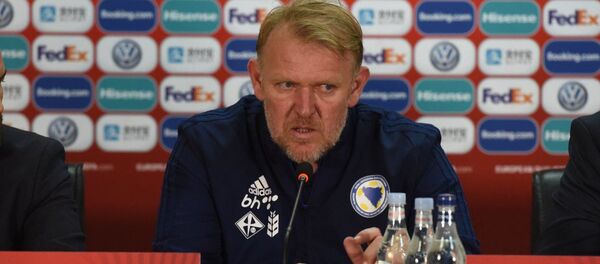 Главный тренер сборной Боснии и Герцеговины по футболу Роберт Просинечки на послематчевой пресс-конференции - Sputnik Արմենիա