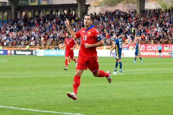 Футбольный матч отборочного тура Евро-2020 между сборными Армении и Боснии и Герцеговины - Sputnik Армения