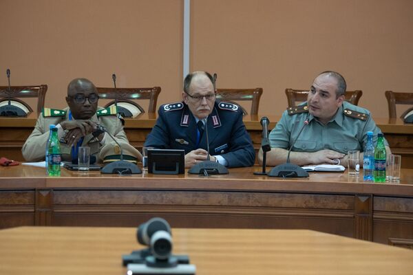 К миру через спорт: в Ереване проходит форум Международного совета военного спорта К миру через спорт: в Ереване проходит форум Международного совета военного спорта - Sputnik Армения