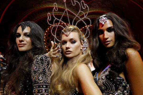 Позирующие модели для The Blonds x Moulin Rouge! The Musical на Нью-Йоркской неделе моды  - Sputnik Армения