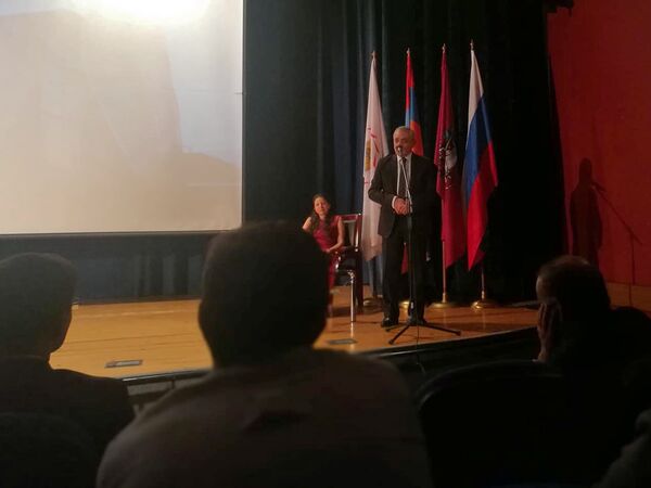 Дипломат и композитор Давид Мнацаканян вернулся в Ереван, чтобы удивить своей музыкой - Sputnik Армения