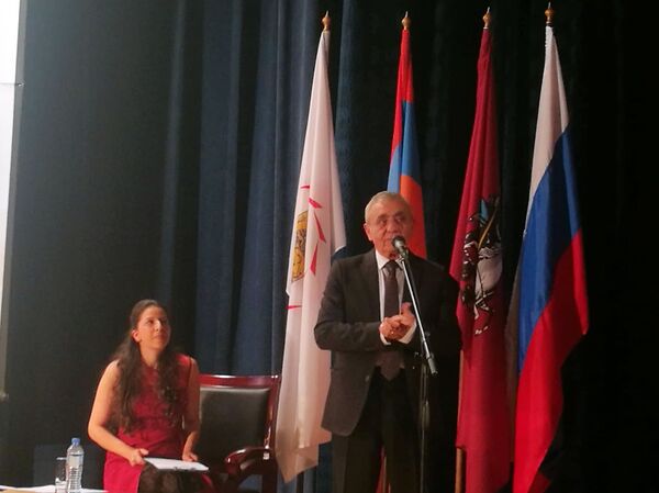 Дипломат и композитор Давид Мнацаканян вернулся в Ереван, чтобы удивить своей музыкой - Sputnik Армения