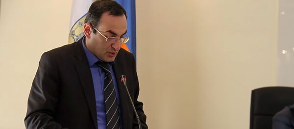 Сос Маргарян на итоговом заседании мэрии по вопросом чрезвычайных ситуаций 2015-го года (17 февраля 2016). Еревaн Сос Маргарян на итоговом заседании мэрии по вопросом чрезвычайных ситуаций 2015-го года (17 февраля 2016). Еревaн - Sputnik Արմենիա