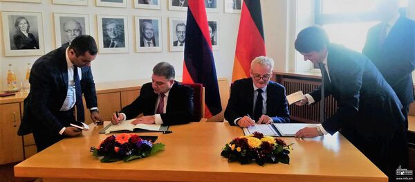 Церемония подписания соглашения о реадмиссии граждан между Арменией и ЕС (10 сентября 2019). Германия Церемония подписания соглашения о реадмиссии граждан между Арменией и ЕС (10 сентября 2019). Германия - Sputnik Արմենիա