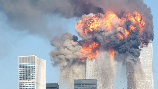 Взрыв Всемирного торгового центра после удара самолетов 11 сентября 2001 года - Sputnik Արմենիա