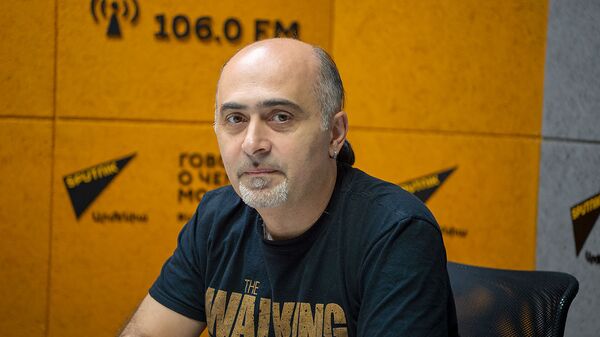 Болола в стакане, или Что стоит за американским расследованием вокруг Sputnik Армения - Sputnik Армения