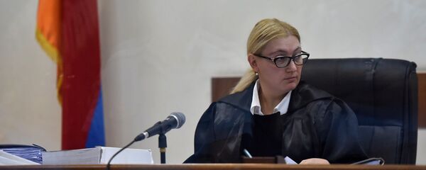 Судья Анна Данибекян на судебном заседании по делу 1 марта (12 сентября 2019). Еревaн Судья Анна Данибекян на судебном заседании по делу 1 марта (12 сентября 2019). Еревaн - Sputnik Армения