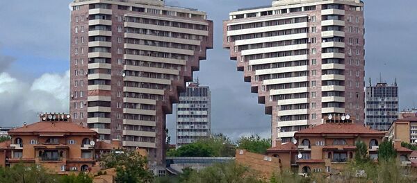 Башни-близнецы жилого комплекса Северный Луч Башни-близнецы жилого комплекса Северный Луч - Sputnik Армения