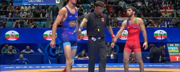 Выступающий за сборную Армении по греко-римской борьбе Славик Галстян (справа) - Sputnik Армения