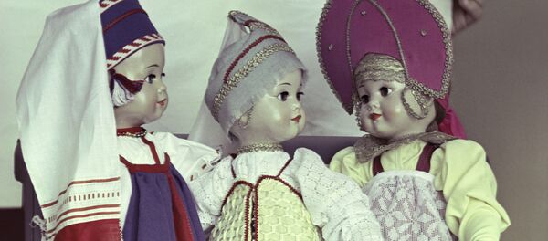 Куклы в национальных костюмах Куклы в национальных костюмах - Sputnik Армения