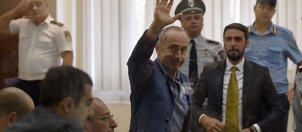 Роберт Кочарян перед началом судебного заседания по делу 1 марта (17 сентября 2019). Еревaн Роберт Кочарян перед началом судебного заседания по делу 1 марта (17 сентября 2019). Еревaн - Sputnik Արմենիա