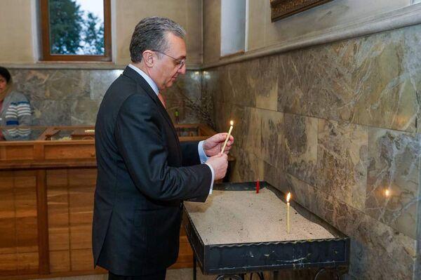 Визит Зограба Мнацаканяна в Ригу: Армения и Латвия будут дружить домами Визит Зограба Мнацаканяна в Ригу: Армения и Латвия будут дружить домами - Sputnik Армения