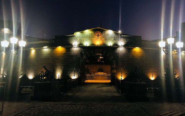 Ночное освещение Черной крепости в Гюмри - Sputnik Армения