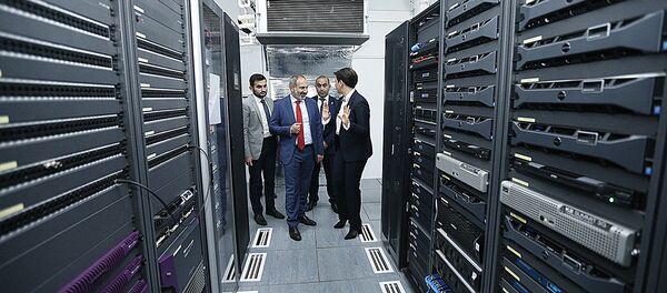 Премьер-министр Никол Пашинян посетил Общественное телевидение Армении (19 сентября 2019). Еревaн - Sputnik Արմենիա