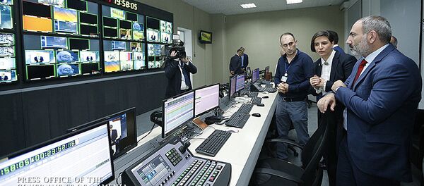 Премьер-министр Никол Пашинян посетил Общественное телевидение Армении (19 сентября 2019). Еревaн Премьер-министр Никол Пашинян посетил Общественное телевидение Армении (19 сентября 2019). Еревaн - Sputnik Армения