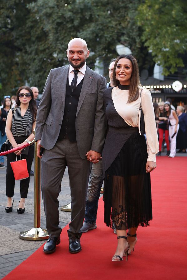 Հեղափոխության օրերին մեծ դժվարությամբ նկարահանած «Ազնիվ գողեր» ֆիլմը մեծ էկրաններին է - Sputnik Արմենիա